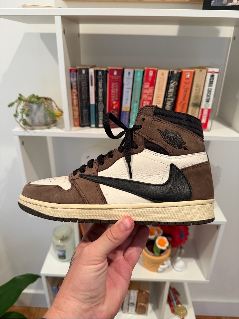 Jordan 1 Retro High x Travis Scott Mocha